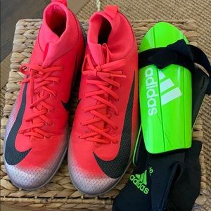 Nike mercurial indoor soccer shoe, size 6Y